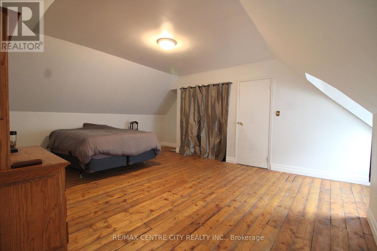 28 Maple Street, St. Thomas, Ontario  N5R 1Y9 - Photo 13 - X12241384
