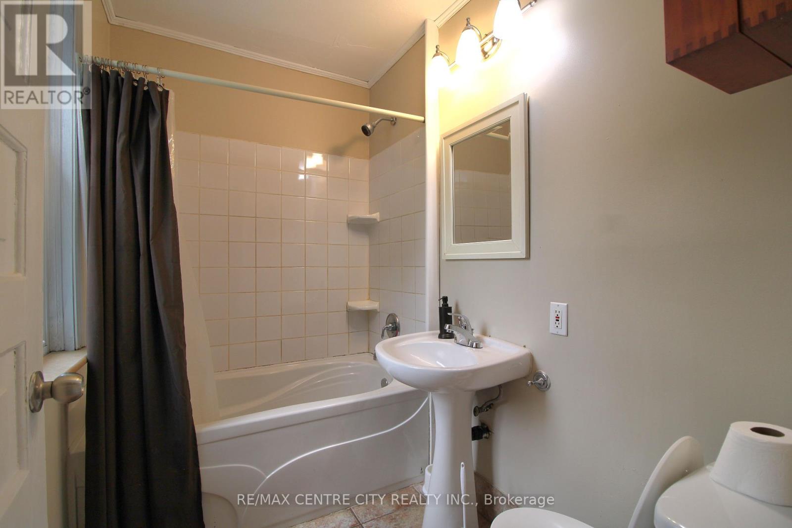 28 Maple Street, St. Thomas, Ontario  N5R 1Y9 - Photo 21 - X12241384