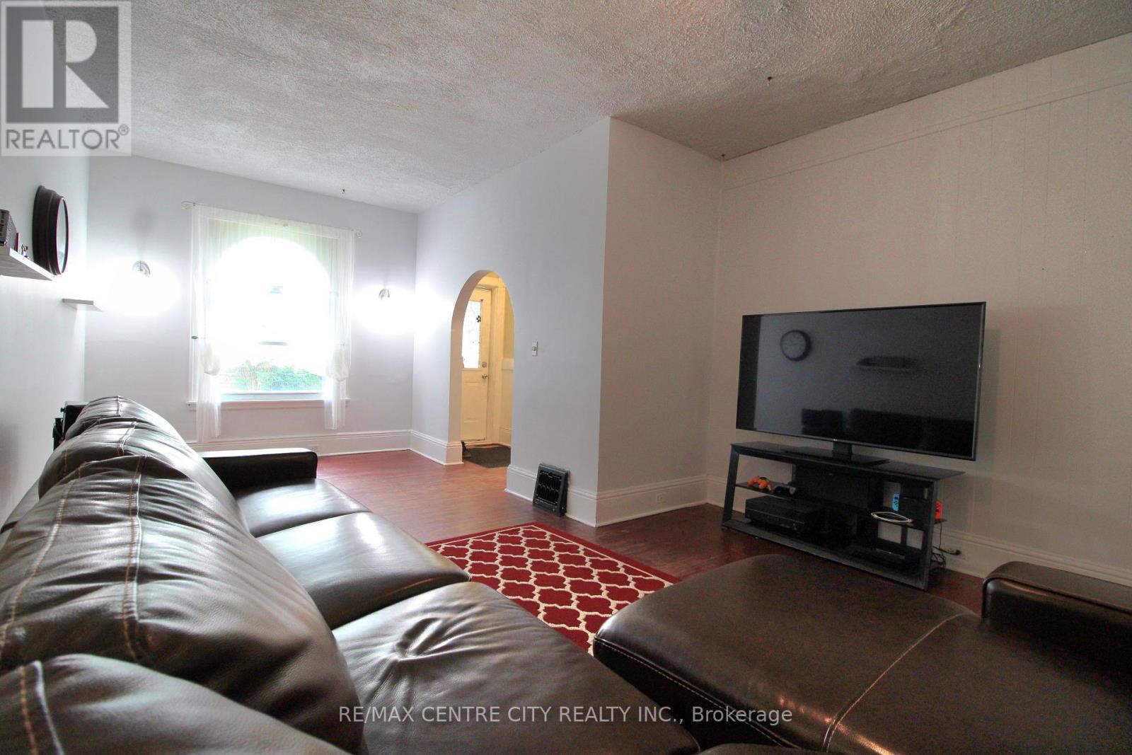 28 Maple Street, St. Thomas, Ontario  N5R 1Y9 - Photo 5 - X12241384