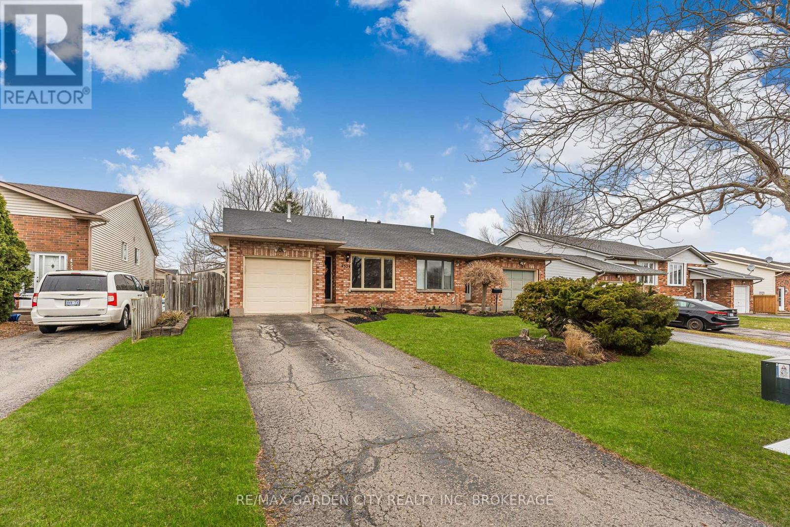 Property at 4534 DUFFERIN AVENUE image 1