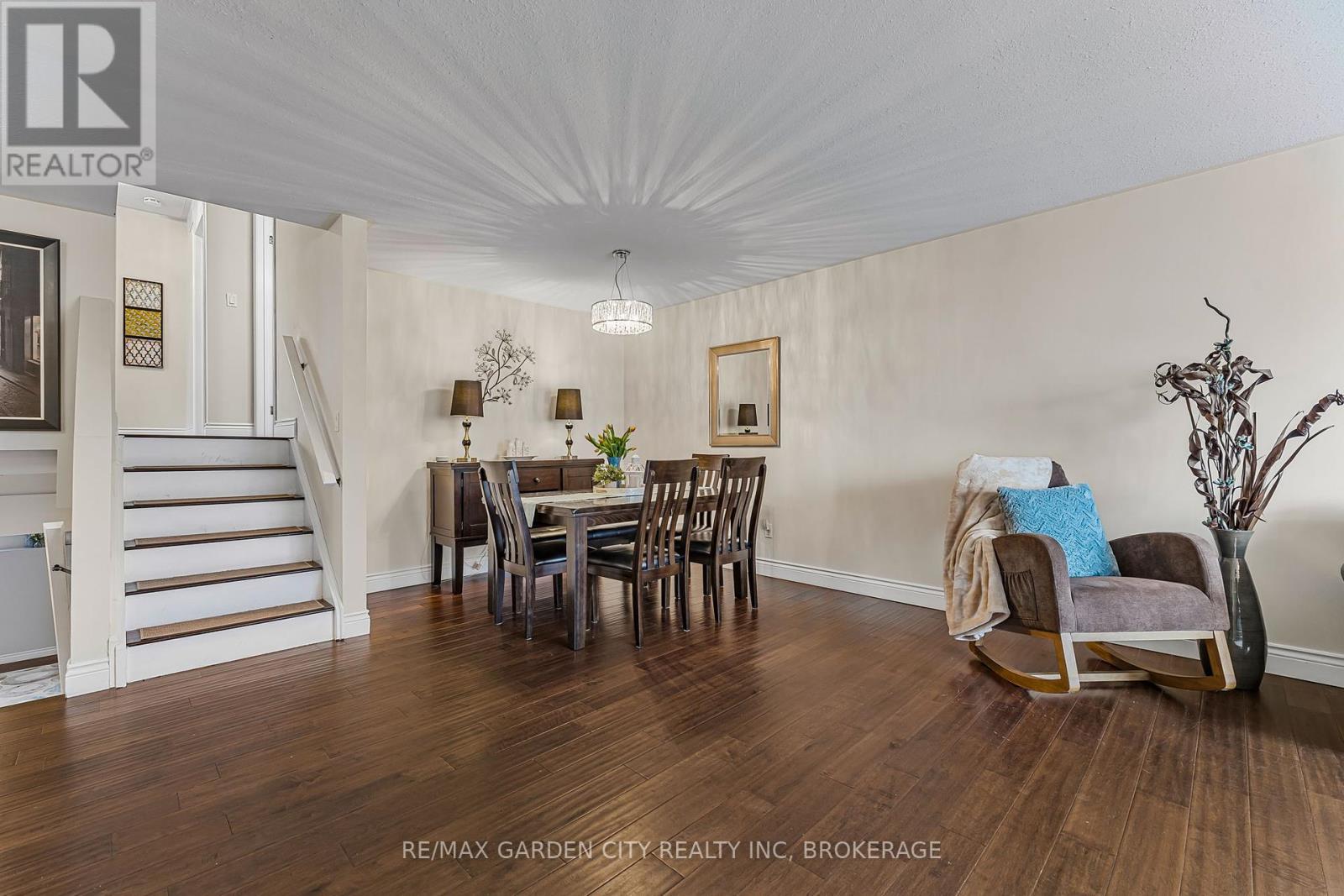 Property at 4534 DUFFERIN AVENUE image 3