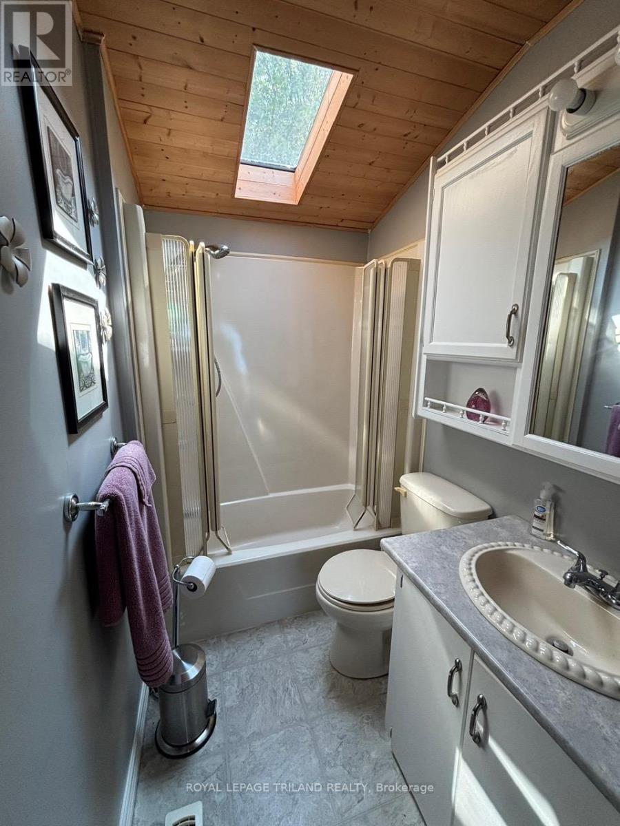 21527 Gray (Lot 132-133 Birch St.) Line, West Elgin, Ontario  N0L 2C0 - Photo 11 - X12241278