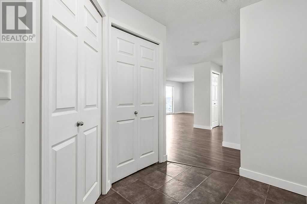 Property at 3326, 10 Prestwick Bay SE image 5