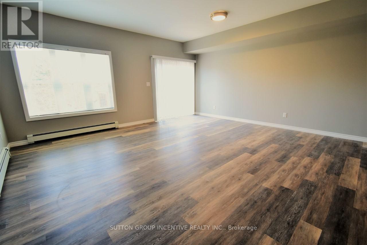 Property at 64A CENTRE STREET image 3