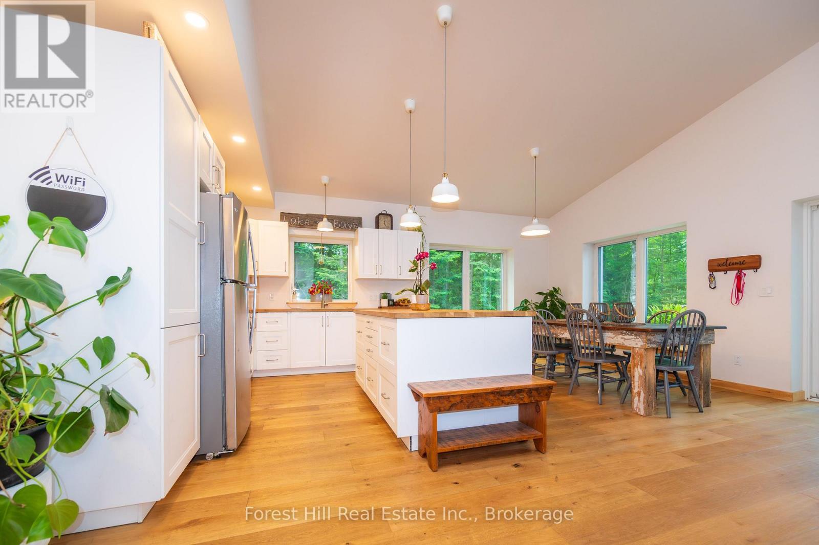 2776 Muskoka Rd 117 Road S, Lake Of Bays (Mclean), Ontario  P0B 1A0 - Photo 14 - X12236749