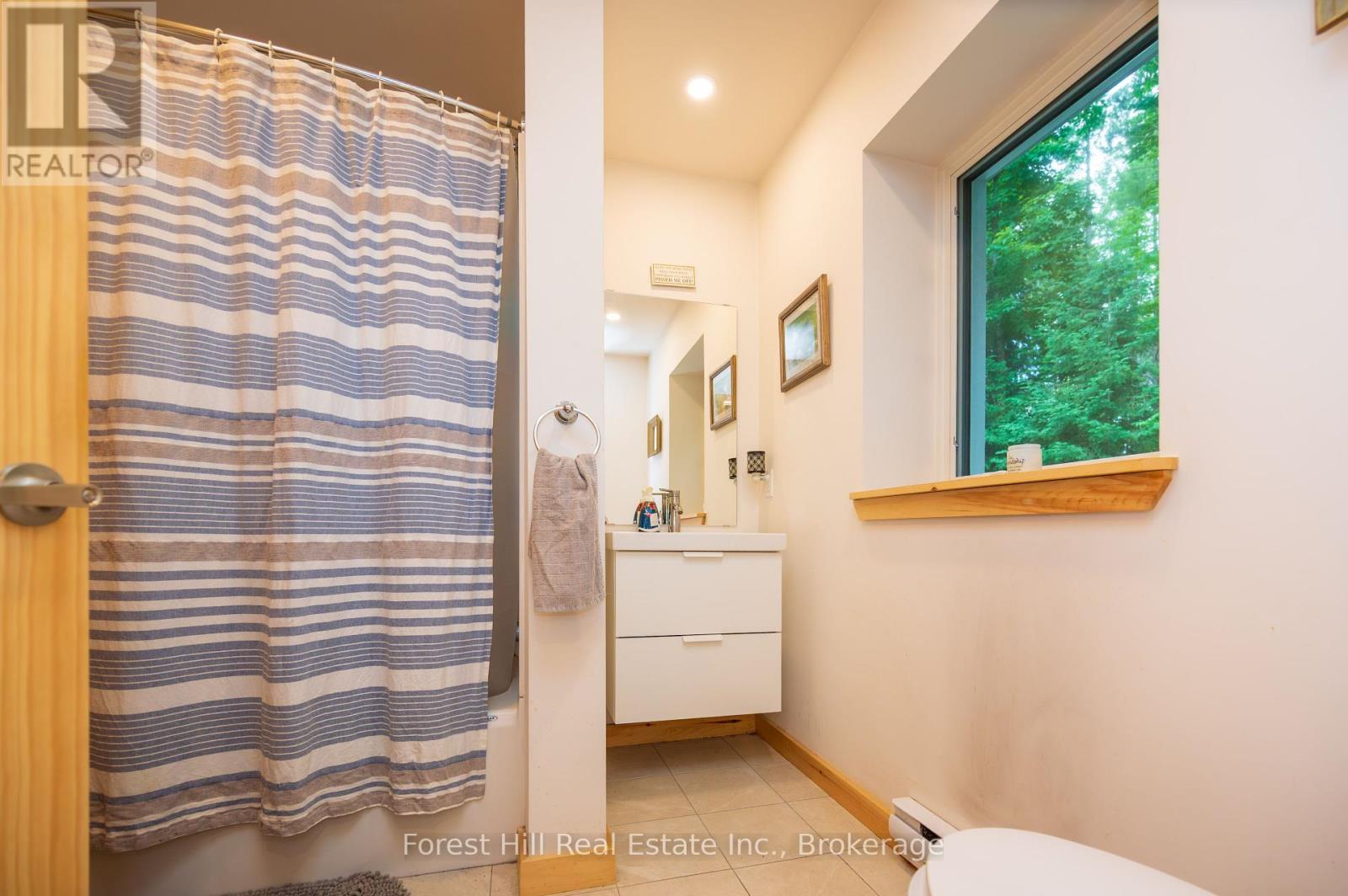 2776 Muskoka Rd 117 Road S, Lake Of Bays (Mclean), Ontario  P0B 1A0 - Photo 31 - X12236749