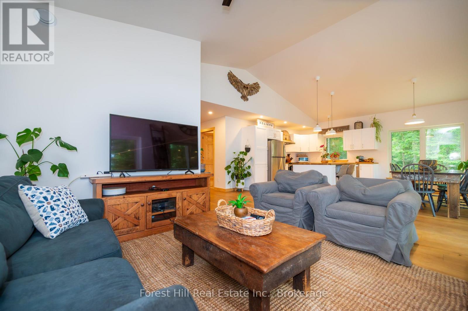 2776 Muskoka Rd 117 Road S, Lake Of Bays (Mclean), Ontario  P0B 1A0 - Photo 8 - X12236749