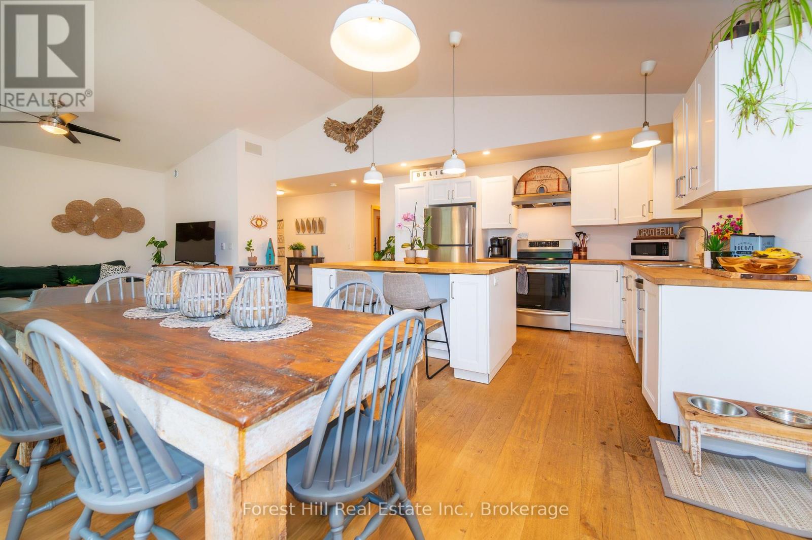 2776 Muskoka Rd 117 Road S, Lake Of Bays (Mclean), Ontario  P0B 1A0 - Photo 6 - X12236749