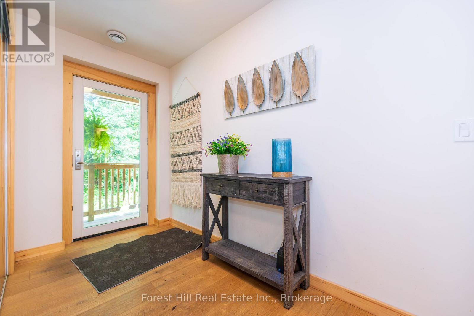 2776 Muskoka Rd 117 Road S, Lake Of Bays (Mclean), Ontario  P0B 1A0 - Photo 9 - X12236749