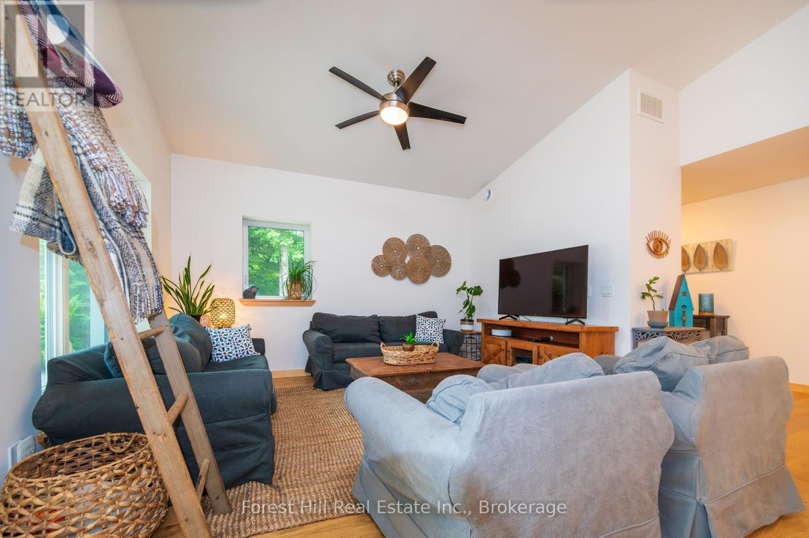 2776 Muskoka Rd 117 Road S, Lake Of Bays (Mclean), Ontario  P0B 1A0 - Photo 7 - X12236749