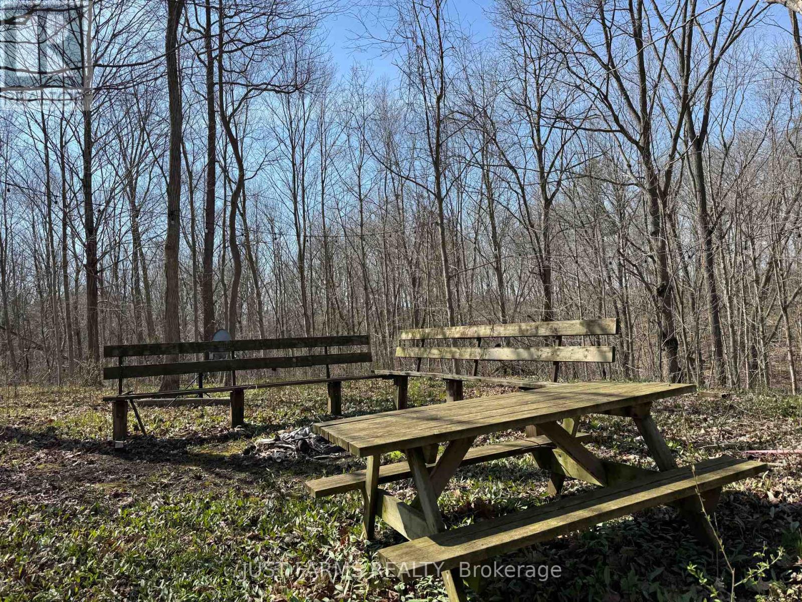 1052 Longwoods Road, Southwest Middlesex, Ontario  N0L 1Z0 - Photo 13 - X12241486