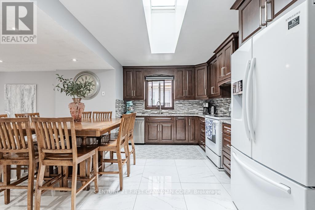 169 Ashley Crescent, London South, Ontario  N6E 3P9 - Photo 22 - X12241493