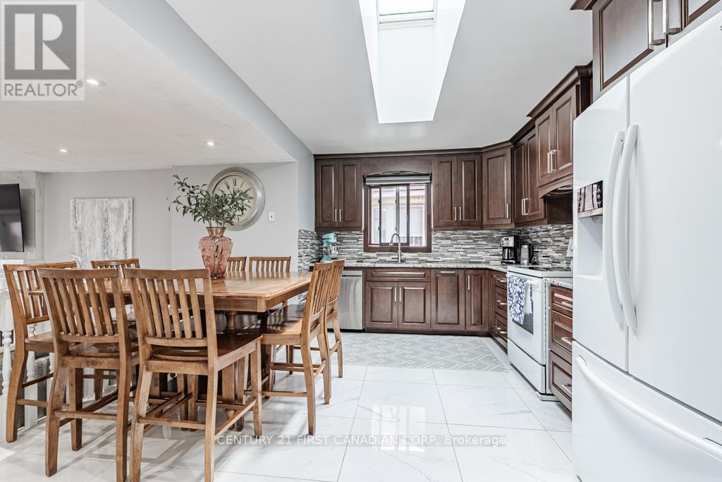 169 Ashley Crescent, London South, Ontario  N6E 3P9 - Photo 23 - X12241493