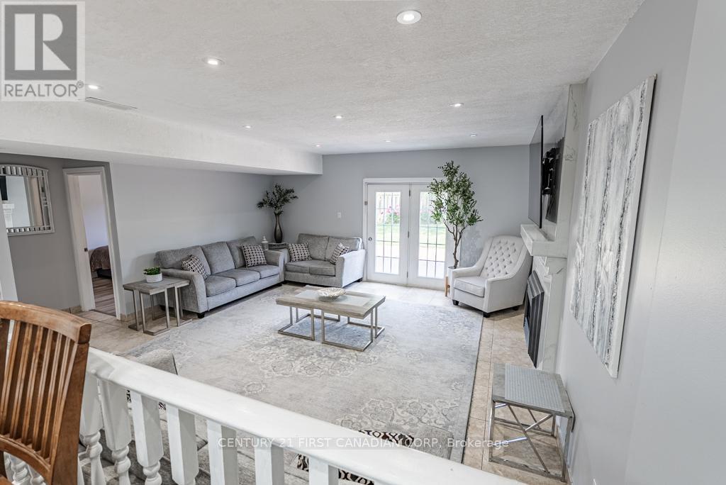 169 Ashley Crescent, London South, Ontario  N6E 3P9 - Photo 29 - X12241493