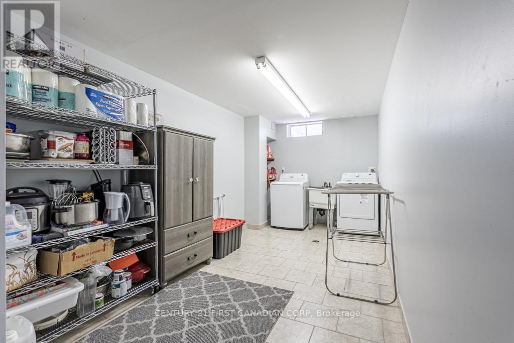 169 Ashley Crescent, London South, Ontario  N6E 3P9 - Photo 39 - X12241493