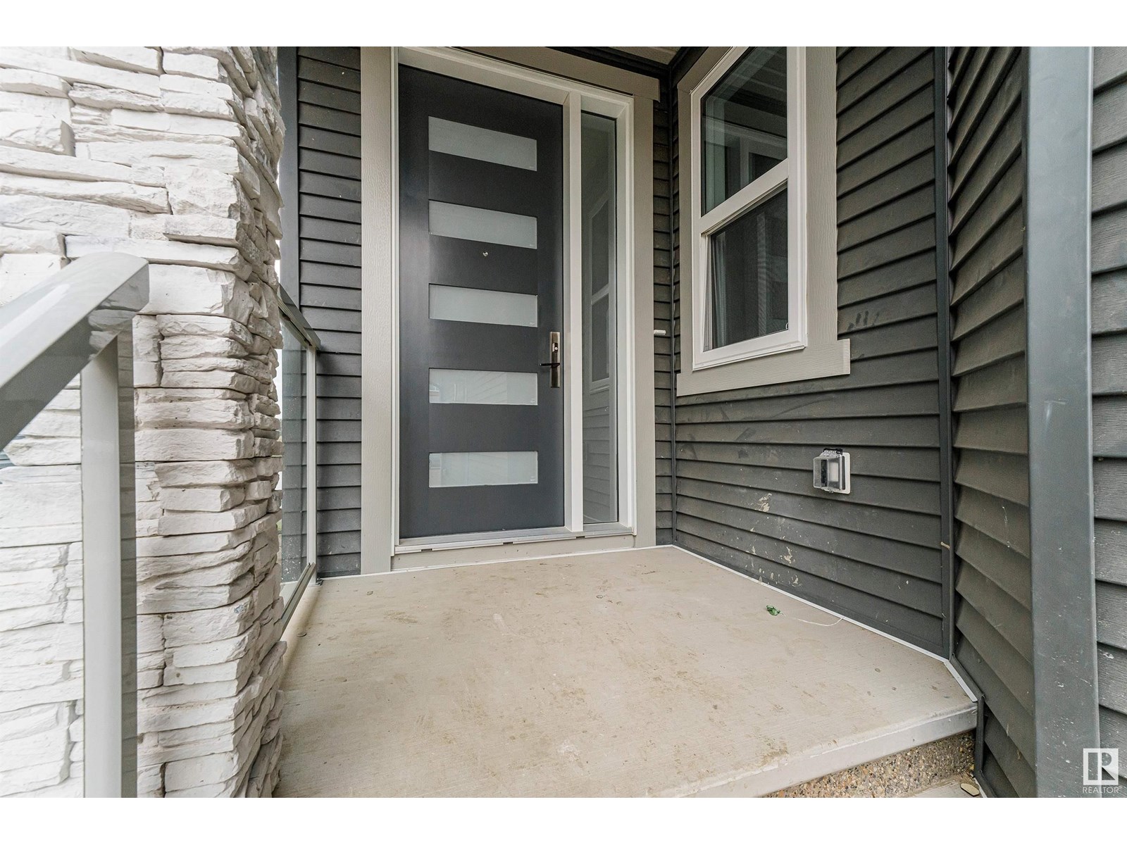 Property at 6326 17 ST image 4
