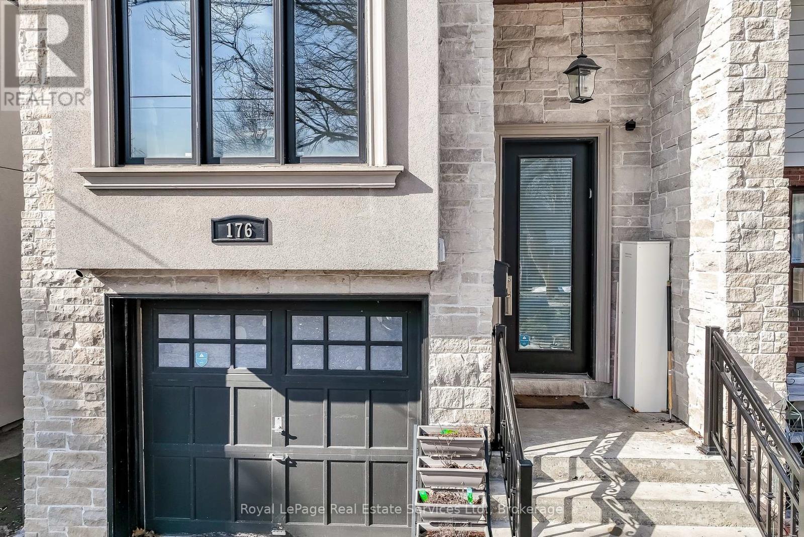 Property at 176 LEYTON AVENUE image 4