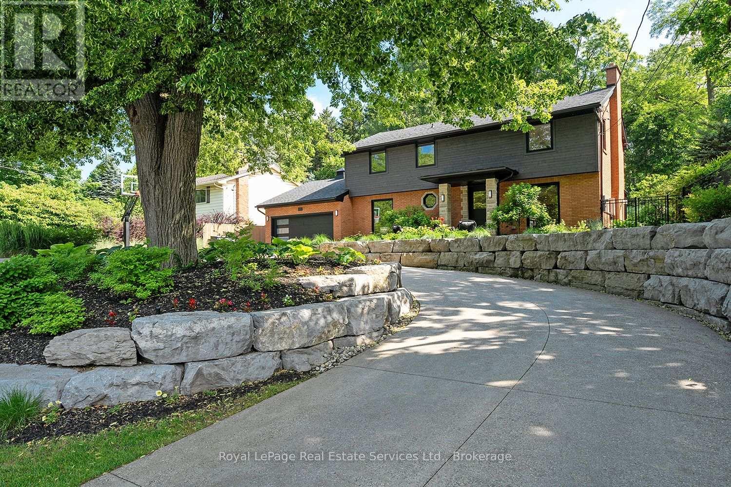 Property at 111 JUDITH CRESCENT image 1