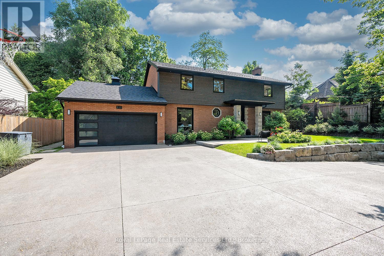 Property at 111 JUDITH CRESCENT image 3