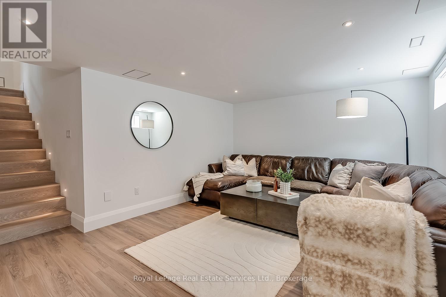 111 Judith Crescent, Hamilton, Ontario  L9G 1L3 - Photo 35 - X12241485