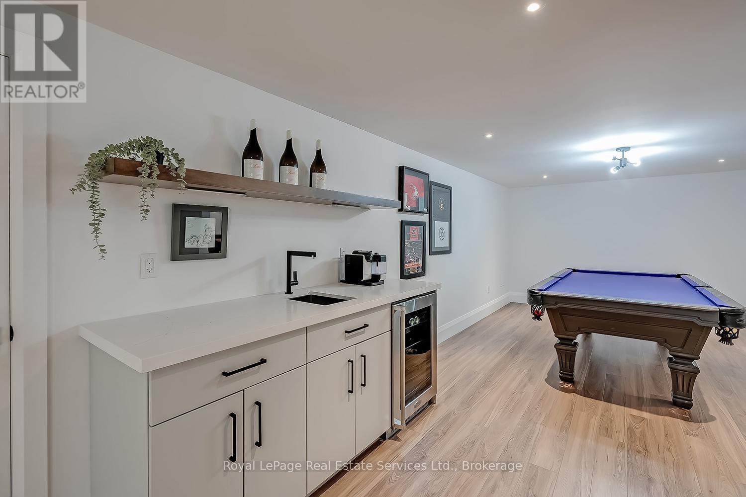 111 Judith Crescent, Hamilton, Ontario  L9G 1L3 - Photo 37 - X12241485