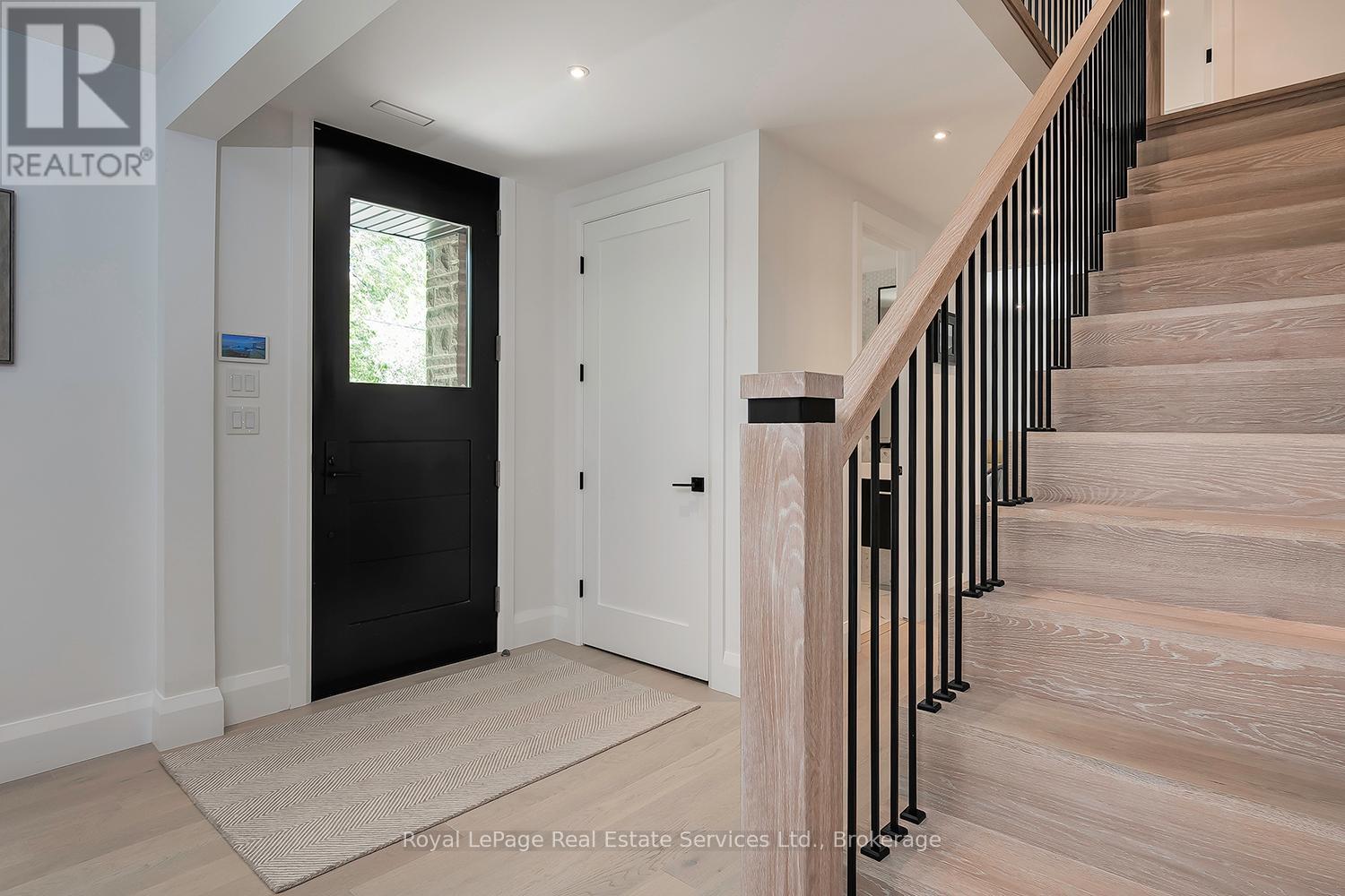 111 Judith Crescent, Hamilton, Ontario  L9G 1L3 - Photo 6 - X12241485
