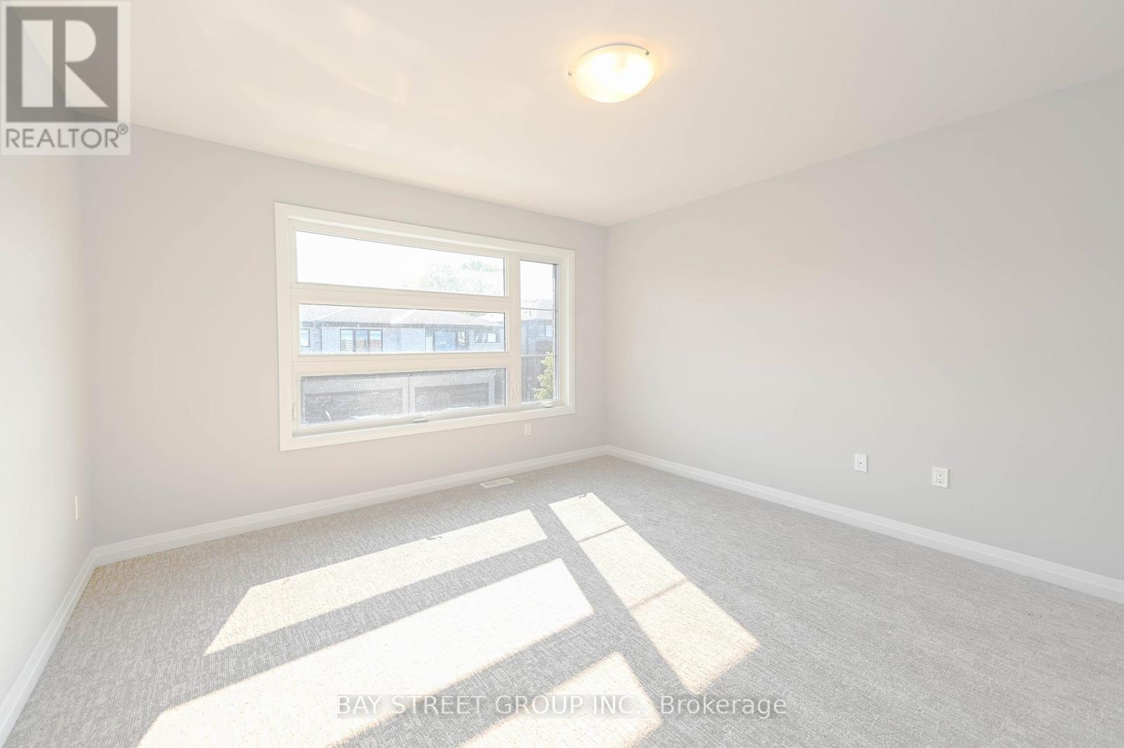 61 - 4552 Portage Road, Niagara Falls, Ontario  L2E 6A8 - Photo 9 - X12241499
