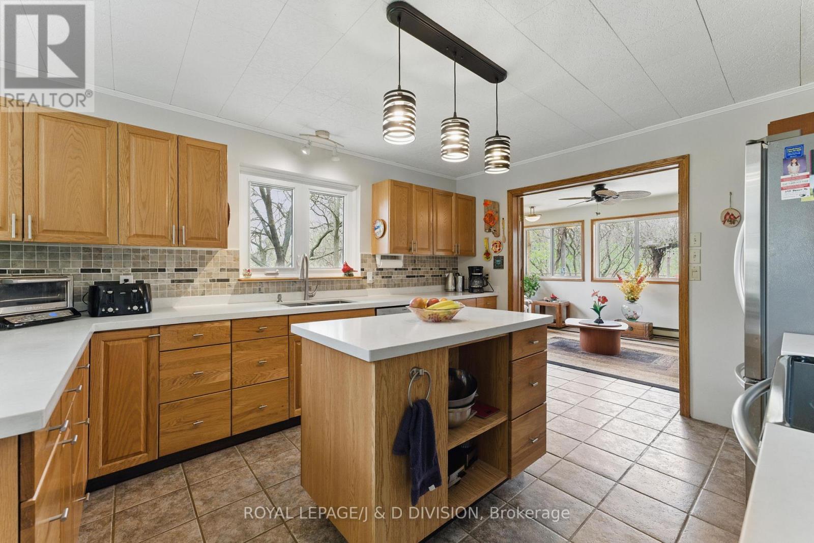 295 Brant Road, Brant, Ontario  N0E 1N0 - Photo 8 - X12131756