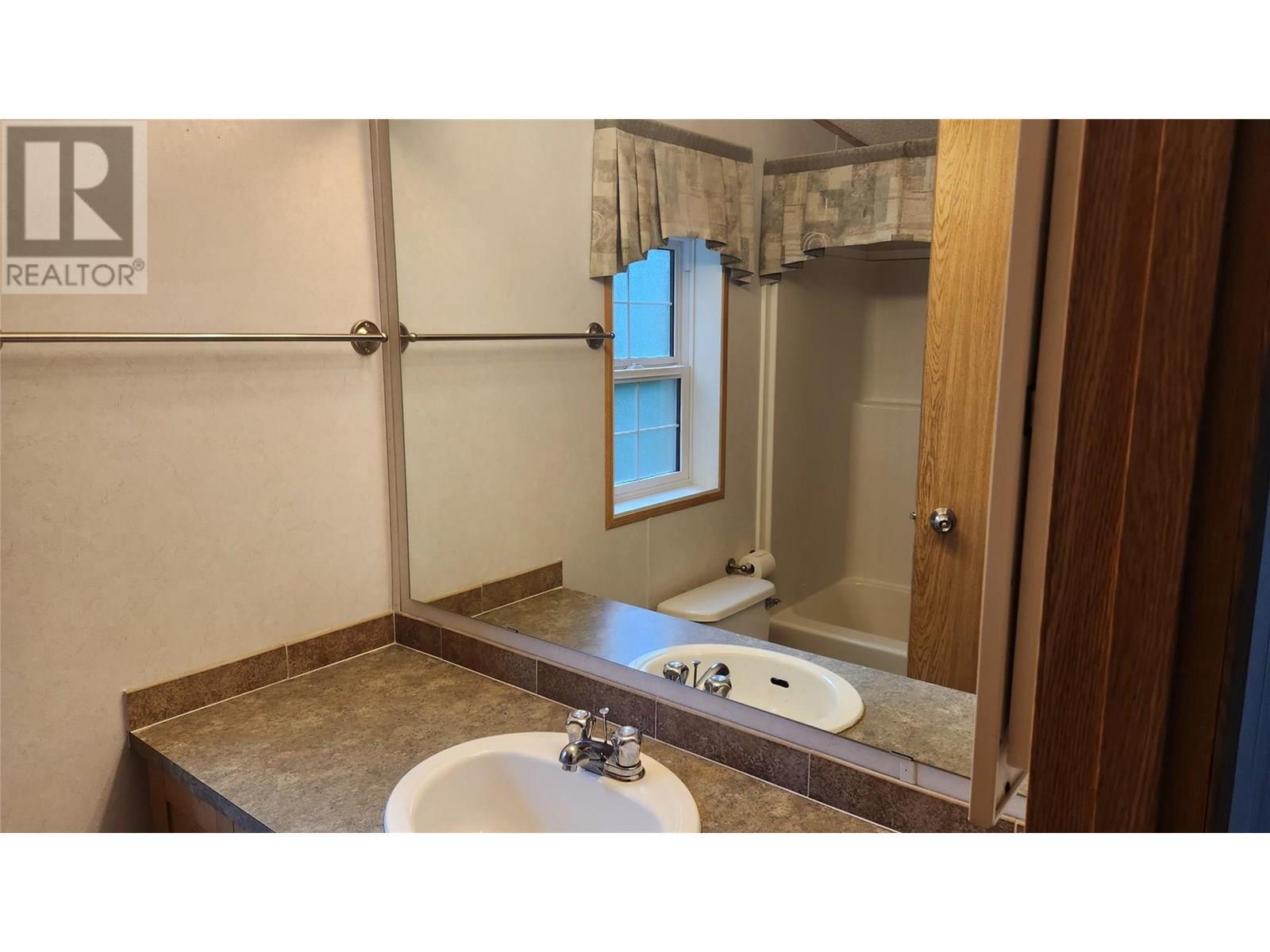 1518 Hwy 3a Unit# 15, Keremeos, British Columbia  V0X 1N6 - Photo 10 - 10329699