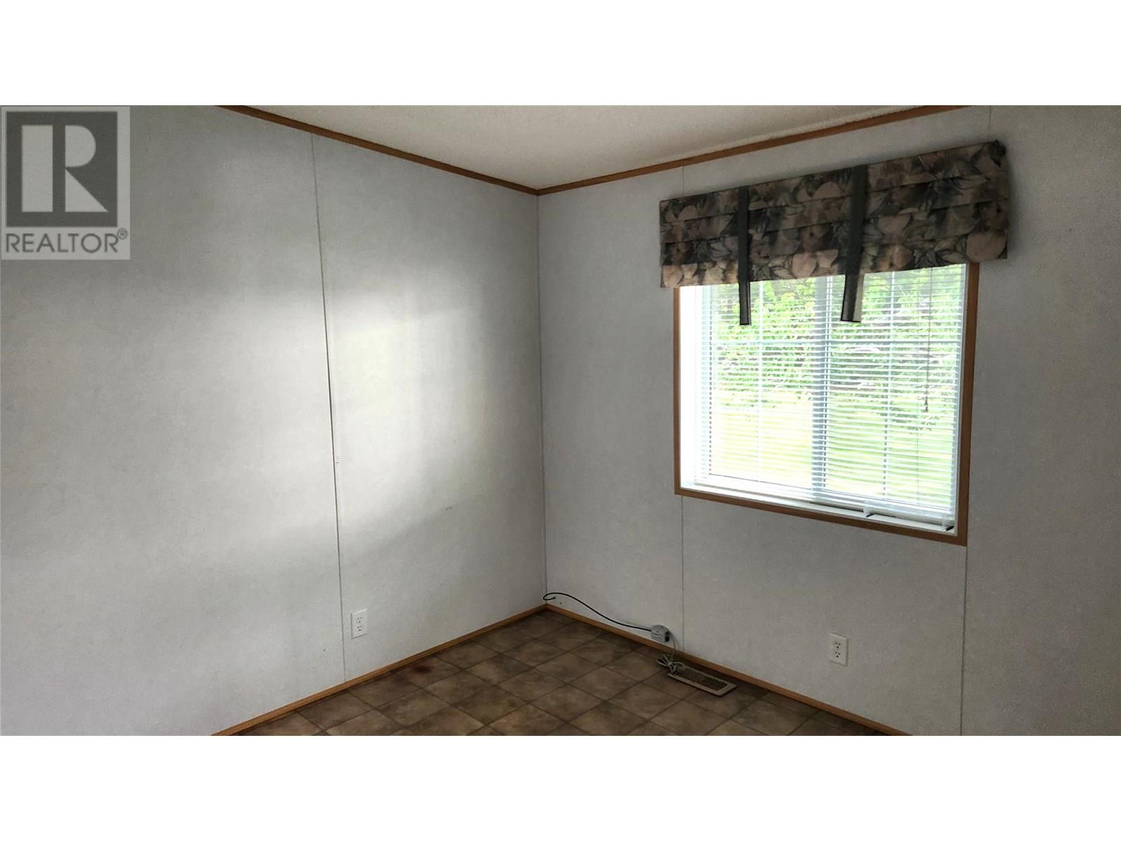1518 Hwy 3a Unit# 15, Keremeos, British Columbia  V0X 1N6 - Photo 7 - 10329699