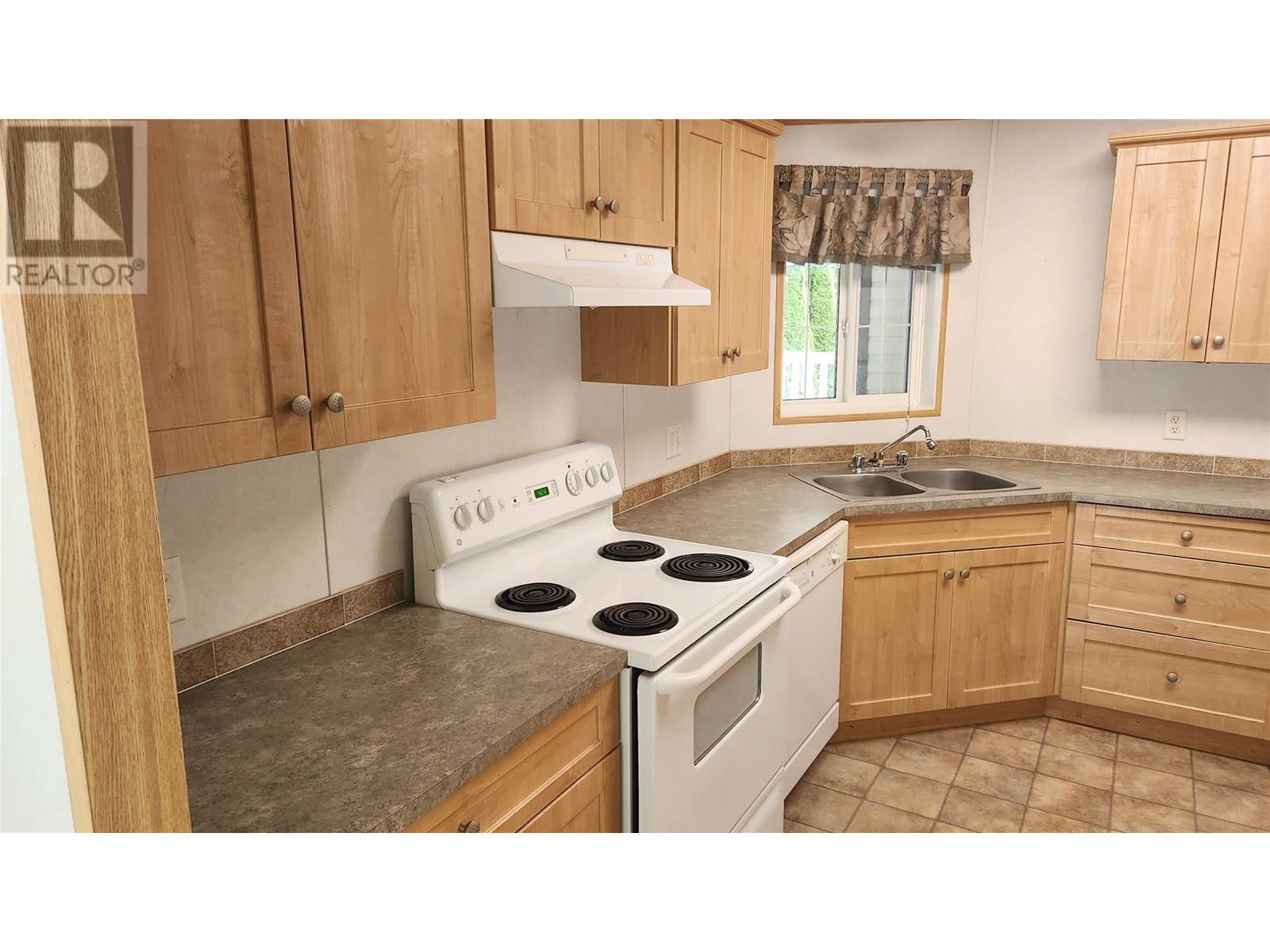 1518 Hwy 3a Unit# 15, Keremeos, British Columbia  V0X 1N6 - Photo 2 - 10329699
