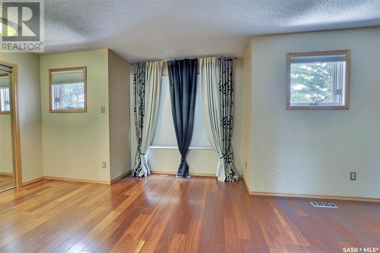 25 2338 Assiniboine Avenue E, Regina, Saskatchewan  S4V 2G2 - Photo 24 - SK010366