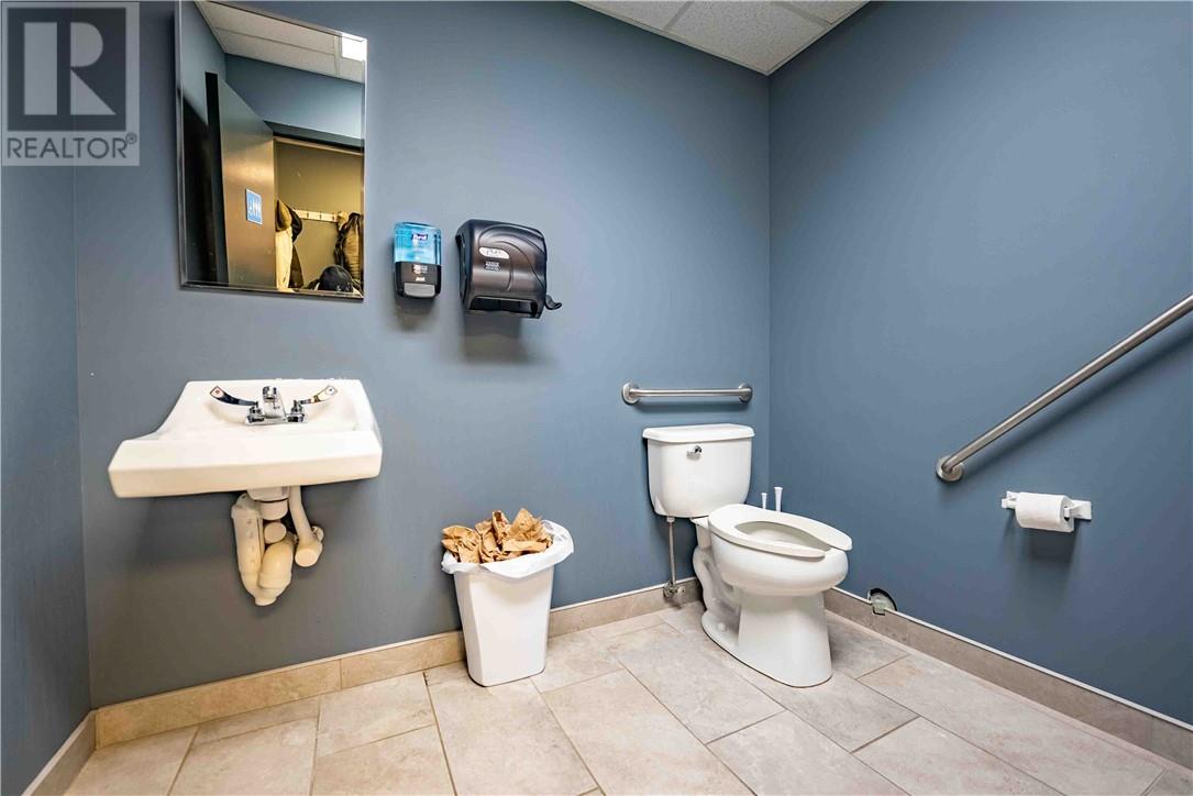 1536 Lasalle Boulevard Unit# B-1, Sudbury, Ontario  P3A 1Z7 - Photo 5 - 2123097