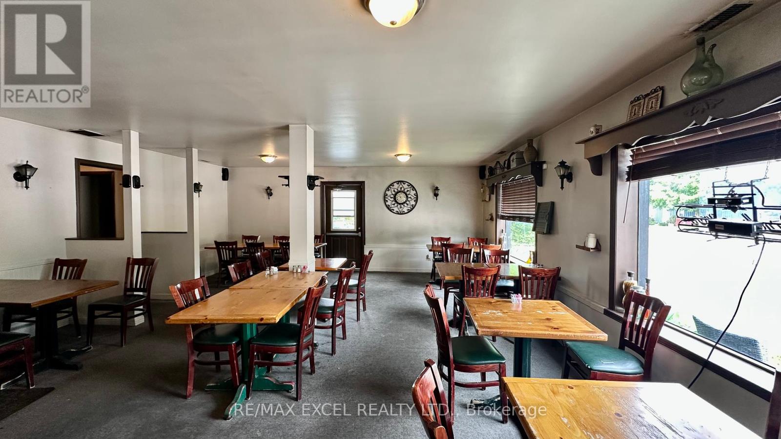 93 Winchester Road E, Whitby, Ontario  L1M 1B4 - Photo 4 - E12241413