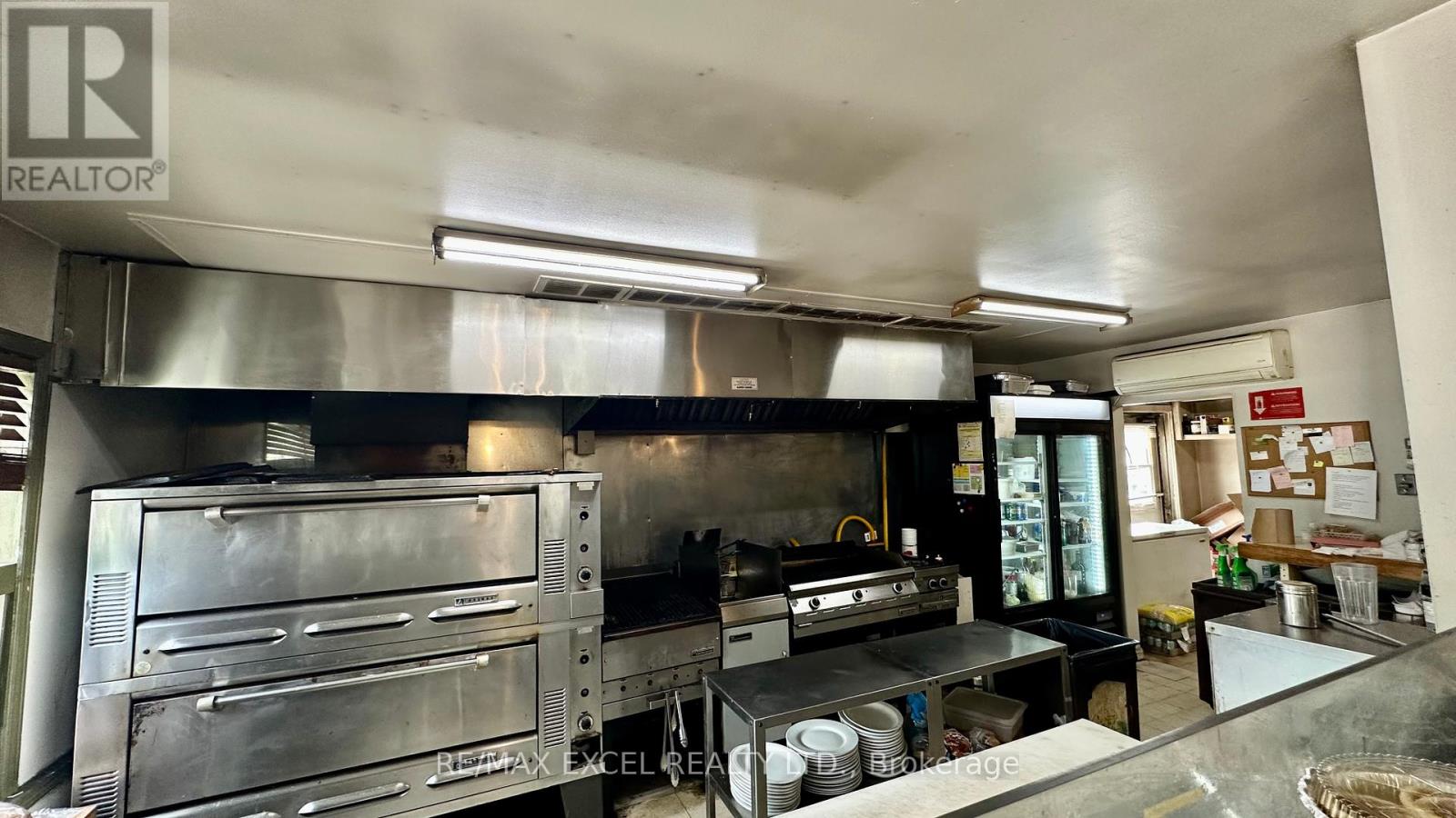 93 Winchester Road E, Whitby, Ontario  L1M 1B4 - Photo 6 - E12241413