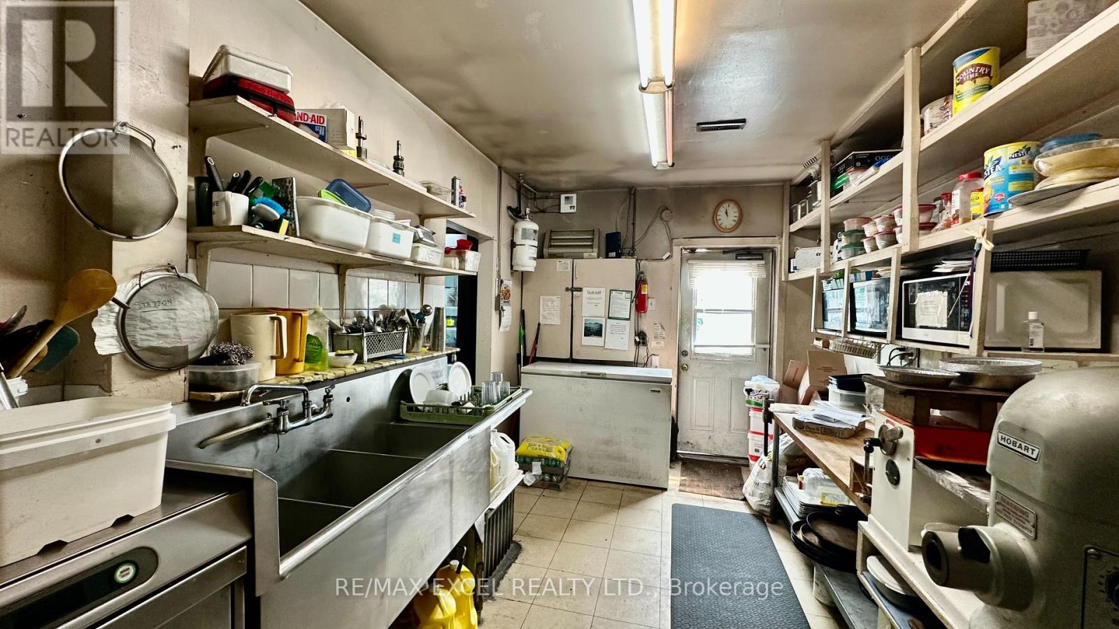 93 Winchester Road E, Whitby, Ontario  L1M 1B4 - Photo 7 - E12241413