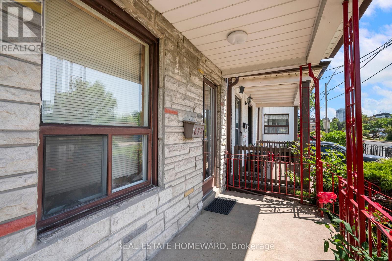 Property at 672 STRATHMORE BOULEVARD image 3