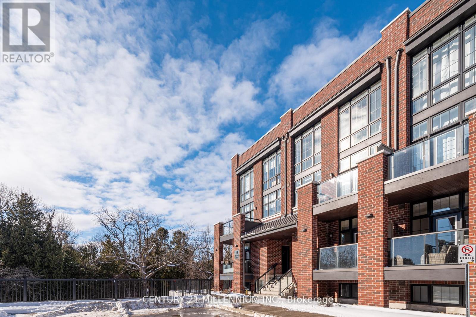 Property at 340 - 19 BELLCASTLE GATE image 2