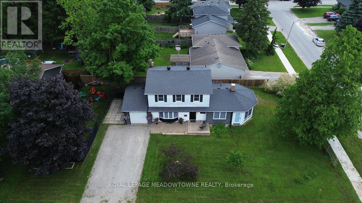 Property at 336 PINEVIEW GARDENS image 3