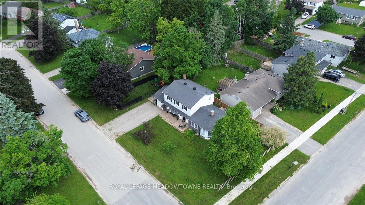 Property at 336 PINEVIEW GARDENS image 4