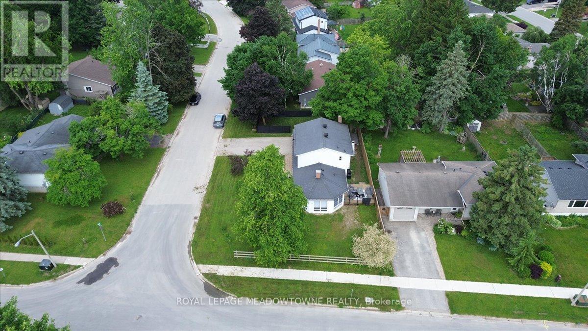 Property at 336 PINEVIEW GARDENS image 5