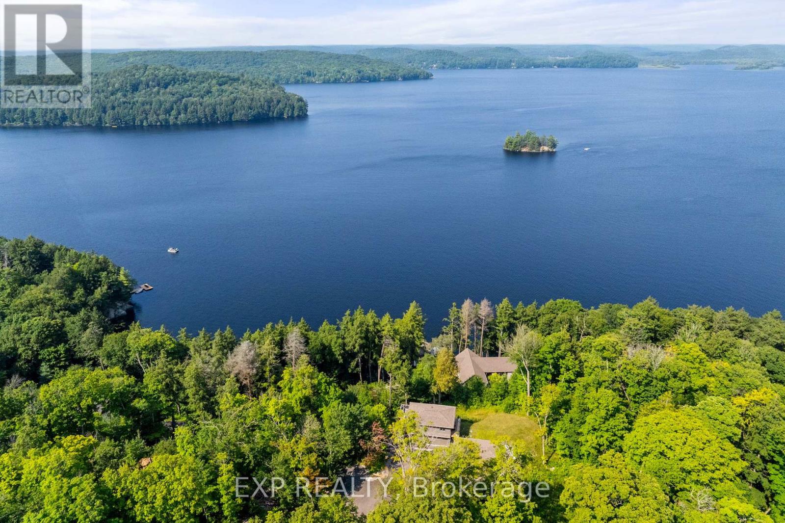 124 Claren Crescent, Huntsville (Stisted), Ontario  P1H 2J2 - Photo 3 - X12241458
