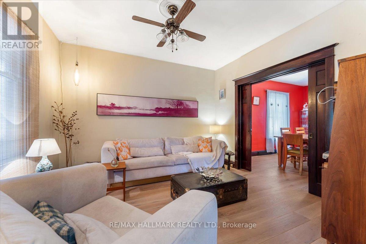 43 Albert Street, St. Catharines, Ontario  L2R 2G8 - Photo 12 - X12241478