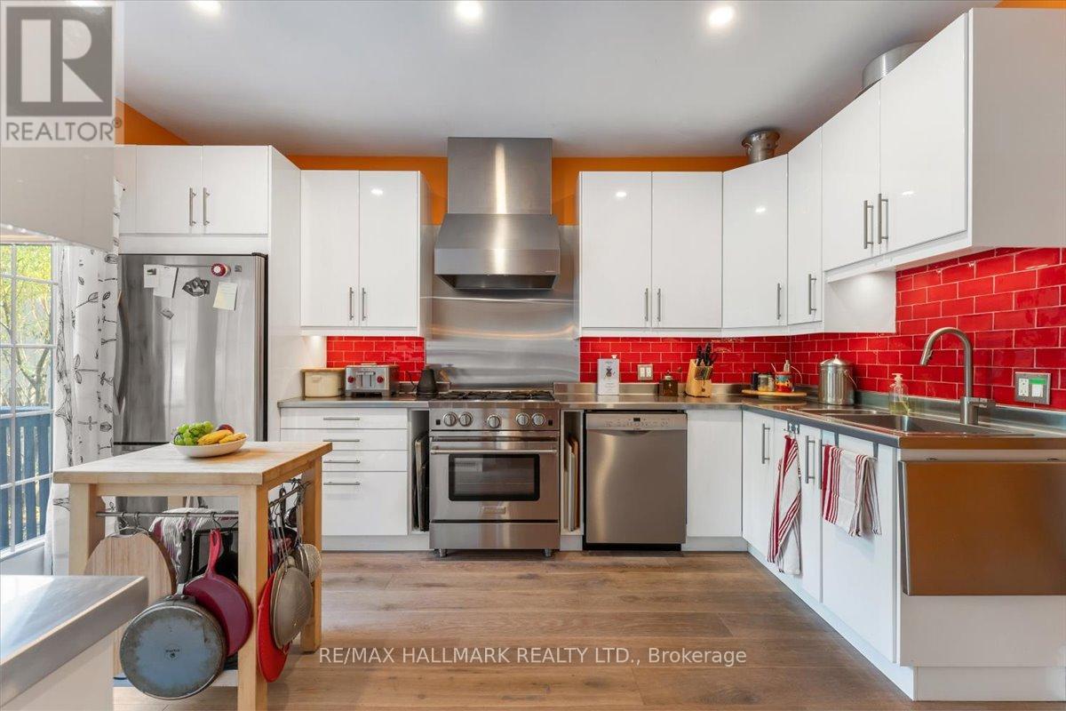 43 Albert Street, St. Catharines, Ontario  L2R 2G8 - Photo 15 - X12241478