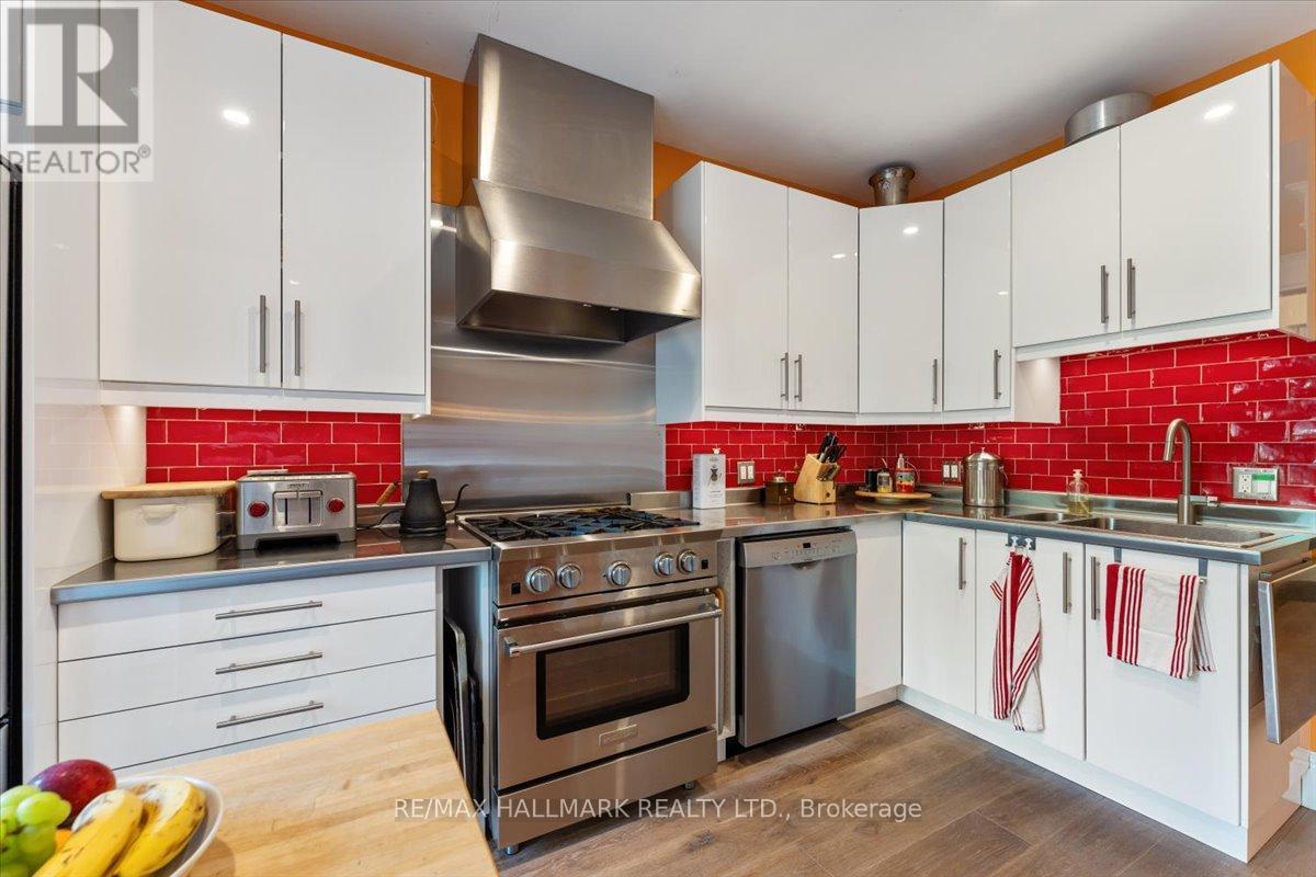 43 Albert Street, St. Catharines, Ontario  L2R 2G8 - Photo 17 - X12241478