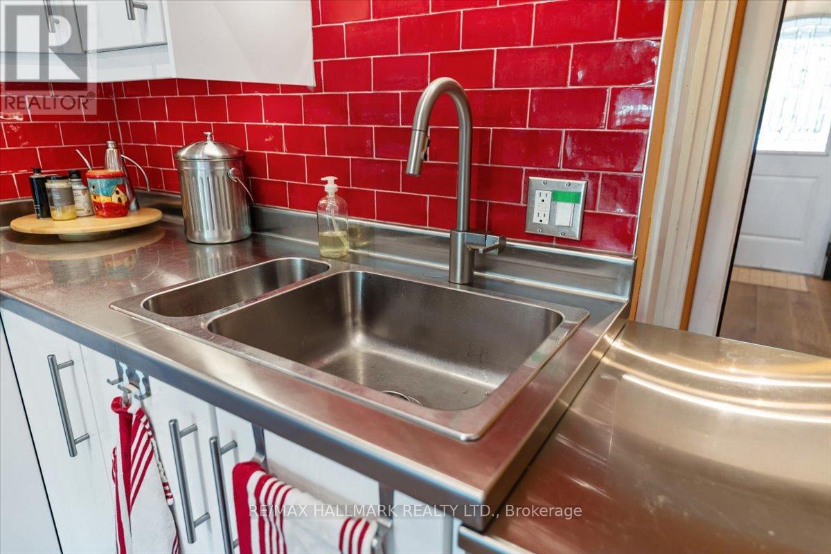 43 Albert Street, St. Catharines, Ontario  L2R 2G8 - Photo 20 - X12241478