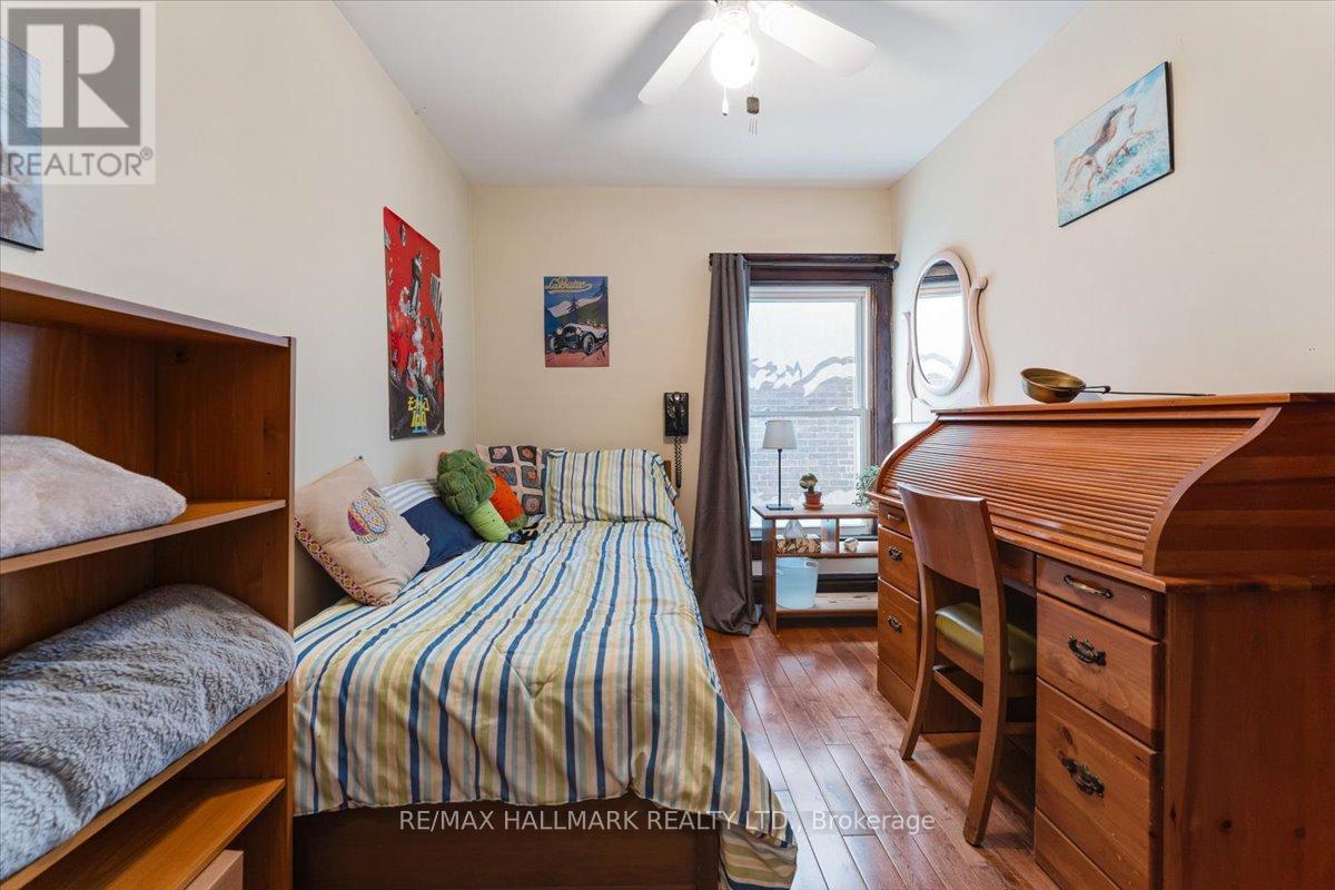 43 Albert Street, St. Catharines, Ontario  L2R 2G8 - Photo 32 - X12241478