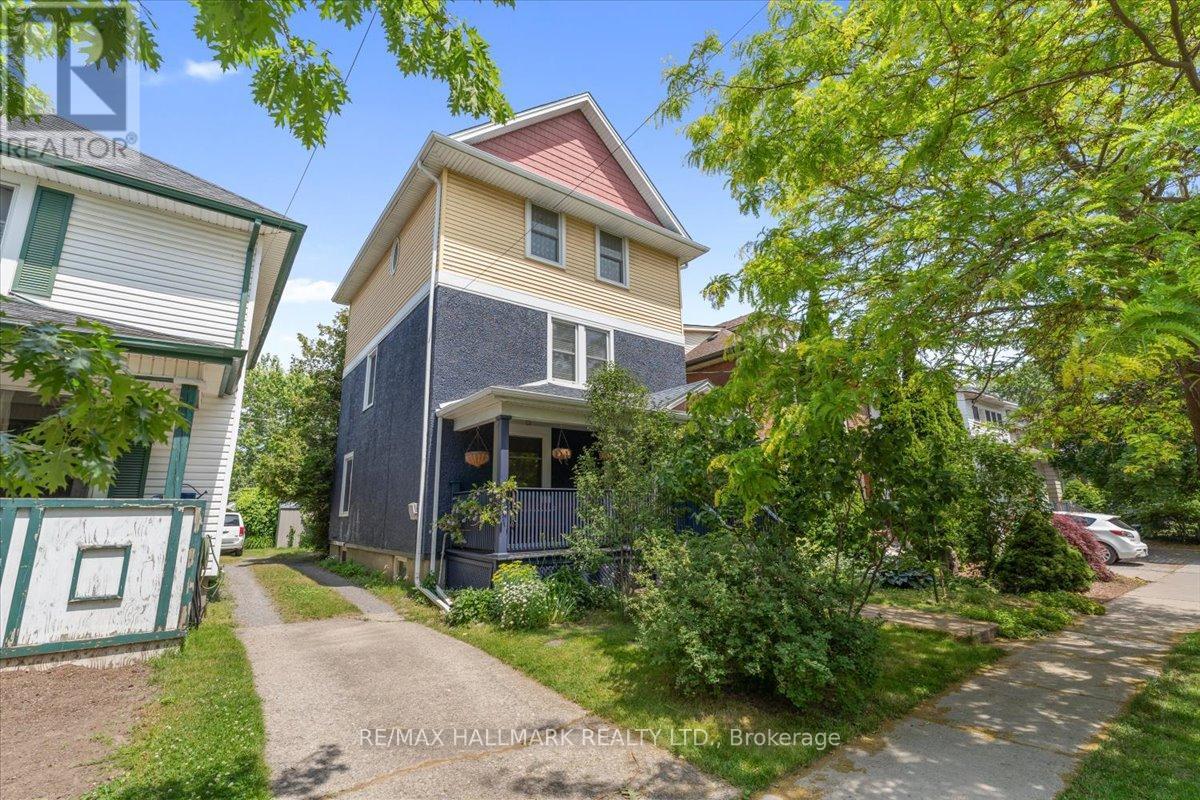 43 Albert Street, St. Catharines, Ontario  L2R 2G8 - Photo 6 - X12241478