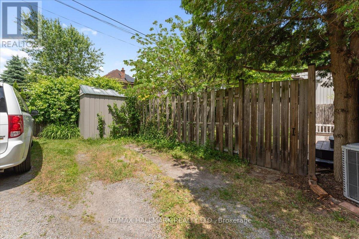 43 Albert Street, St. Catharines, Ontario  L2R 2G8 - Photo 7 - X12241478