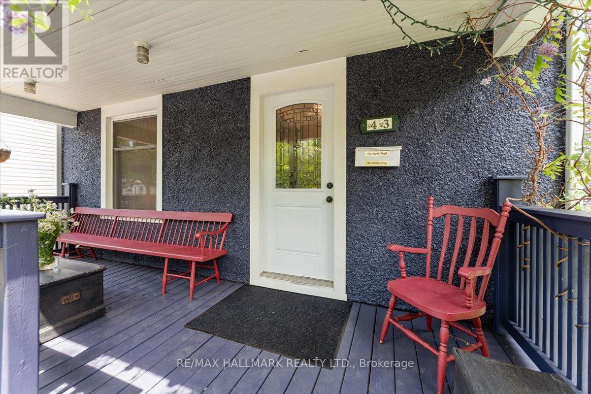 43 Albert Street, St. Catharines, Ontario  L2R 2G8 - Photo 8 - X12241478